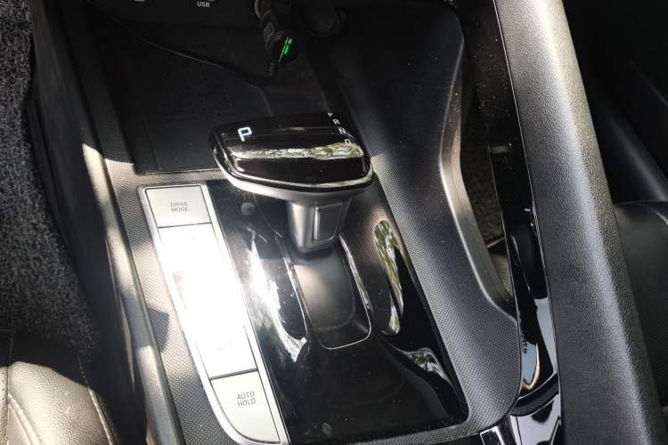 Used Hyundai Elantra 2021 1.5L CVT LUX Prestige Edition Gear Lever