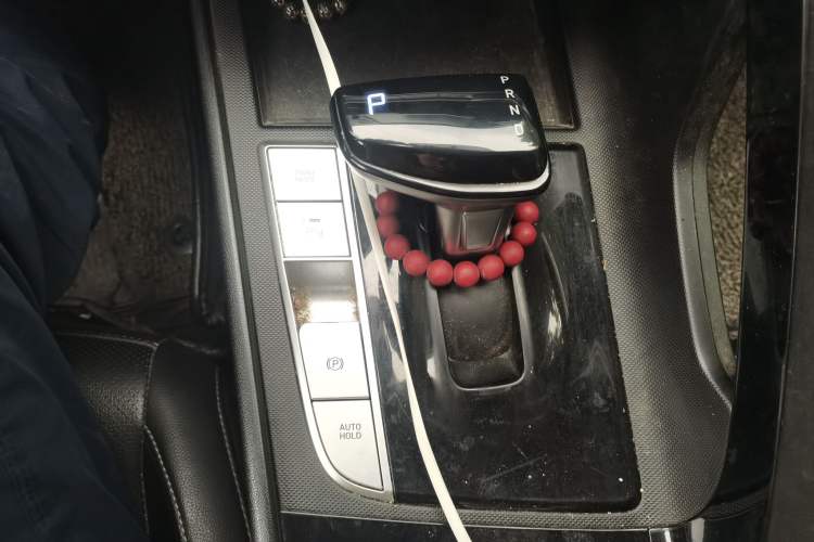 Used Hyundai Elantra 2021 1.5L CVT GLX Elite Edition Gear Lever