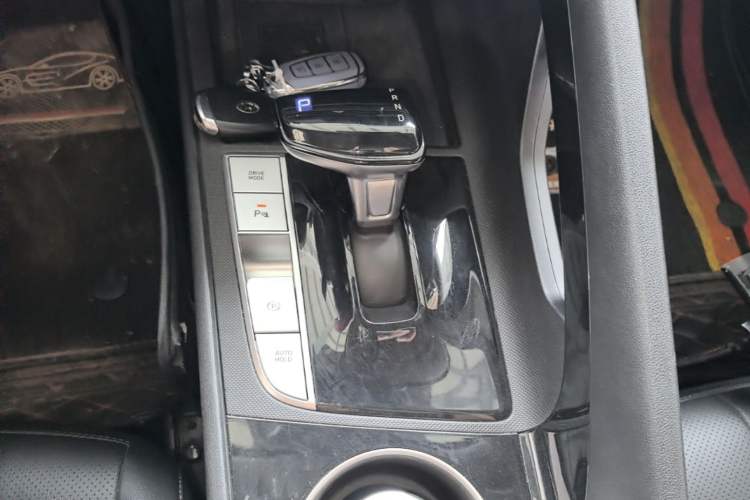 Used Hyundai Elantra 2021 1.5L CVT LUX Prestige Edition Gear Lever