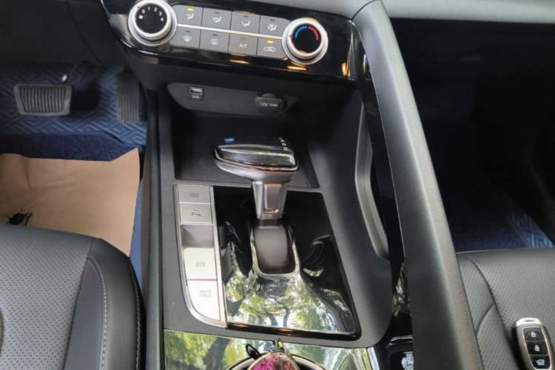 Used Hyundai Elantra 2021 1.5L CVT GLX Elite Edition Gear Lever