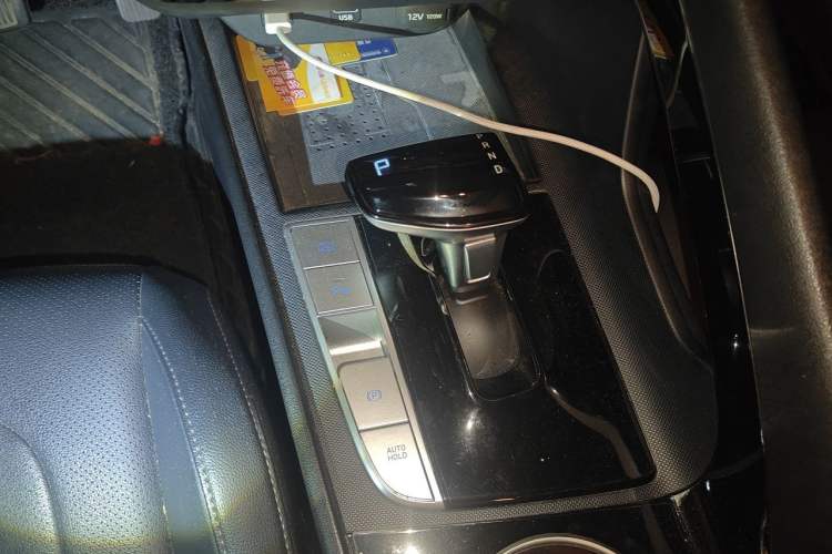 Used Hyundai Elantra 2021 1.5L CVT LUX Prestige Edition Gear Lever