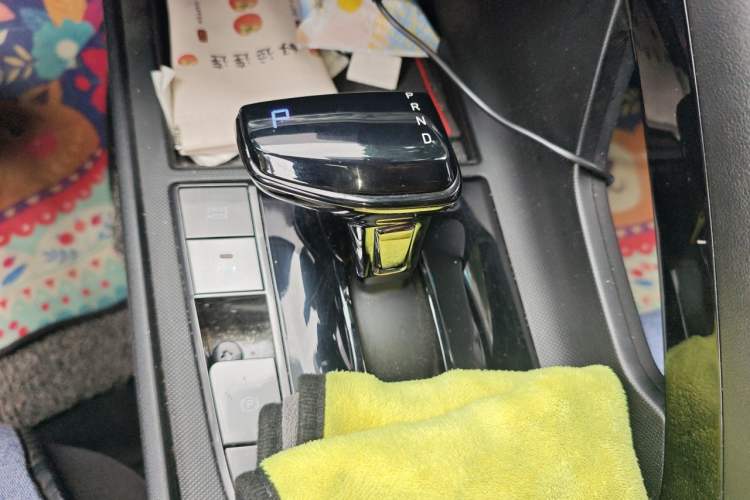 Used Hyundai Elantra 2021 240TGDi DCT LUX Prestige Edition Gear Lever