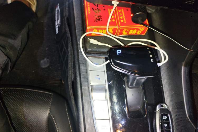 Used Hyundai Elantra 2021 1.5L CVT GLX Elite Edition Gear Lever