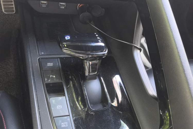 Used Hyundai Elantra 2021 240TGDi DCT LUX Prestige Edition Gear Lever
