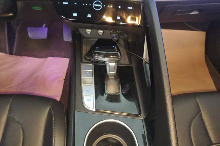 Used Hyundai Elantra 2021 1.5L CVT LUX Prestige Edition Gear Lever