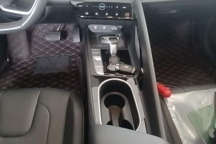 Used Hyundai Elantra 2021 1.5L CVT LUX Prestige Edition Gear Lever