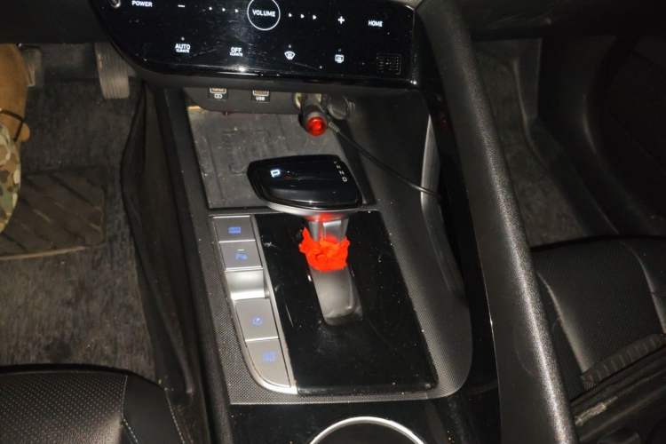 Used Hyundai Elantra 2021 1.5L CVT LUX Prestige Edition Gear Lever