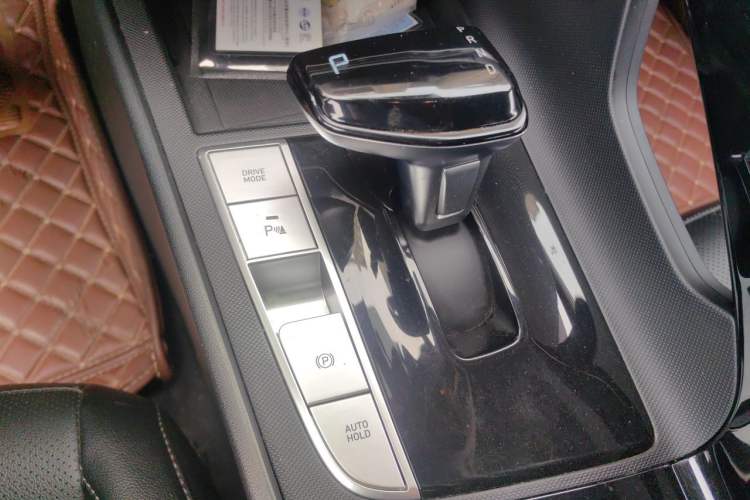 Used Hyundai Elantra 2021 1.5L CVT LUX Prestige Edition Gear Lever