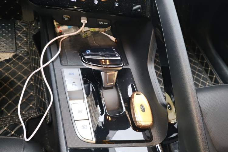 Used Hyundai Elantra 2021 1.5L CVT LUX Prestige Edition Gear Lever