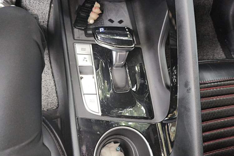 Used Hyundai Elantra 2021 1.5L CVT LUX Prestige Edition Gear Lever