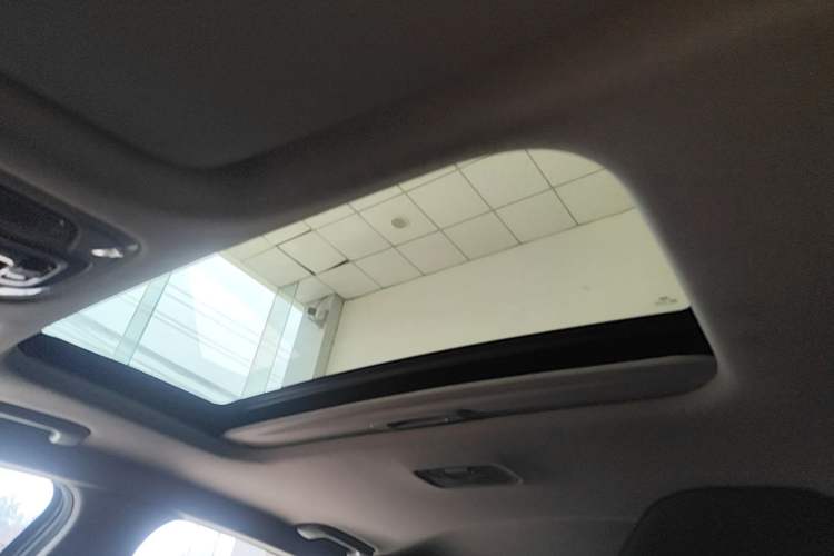 Used Hyundai Elantra 2021 1.5L CVT GLX Elite Edition Headliner