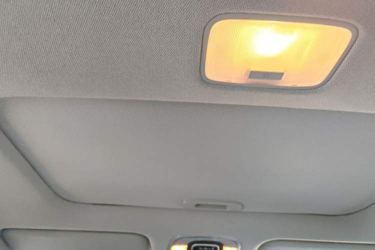 Used Hyundai Elantra 2021 1.5L CVT GLX Elite Edition Headliner