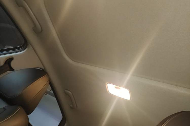 Used Hyundai Elantra 2021 1.5L CVT LUX Prestige Edition Headliner