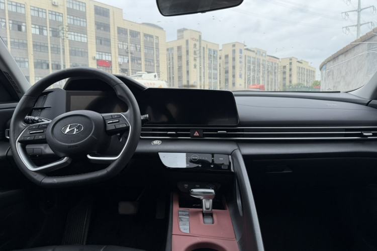 Used Hyundai Elantra 2021 1.5L CVT GLX Elite Edition Interior 1