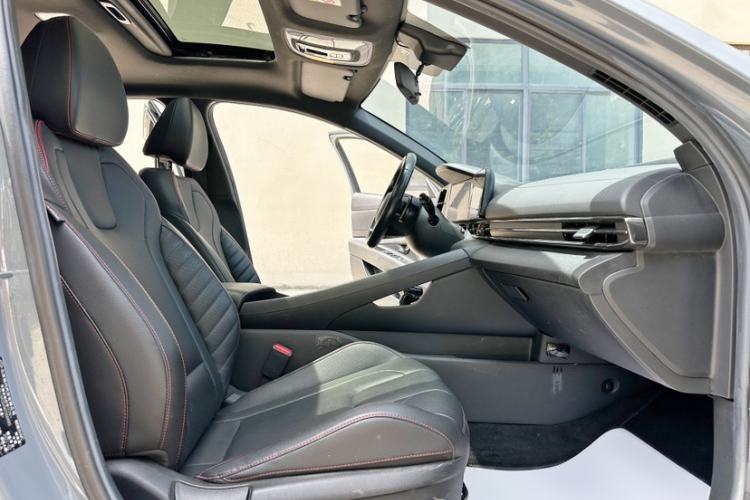 Used Hyundai Elantra 2021 240TGDi DCT LUX Prestige Edition Interior 1