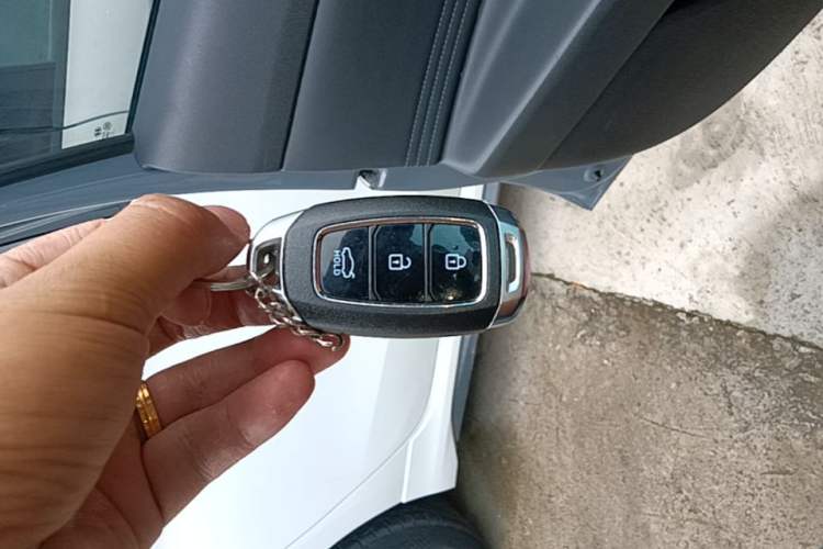 Used Hyundai Elantra 2021 1.5L CVT GLX Elite Edition Interior 1