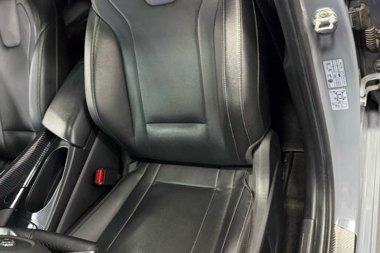 Used Hyundai Elantra 2021 1.5L CVT LUX Prestige Edition Interior 3