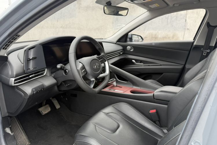 Used Hyundai Elantra 2021 1.5L CVT GLX Elite Edition Interior 3