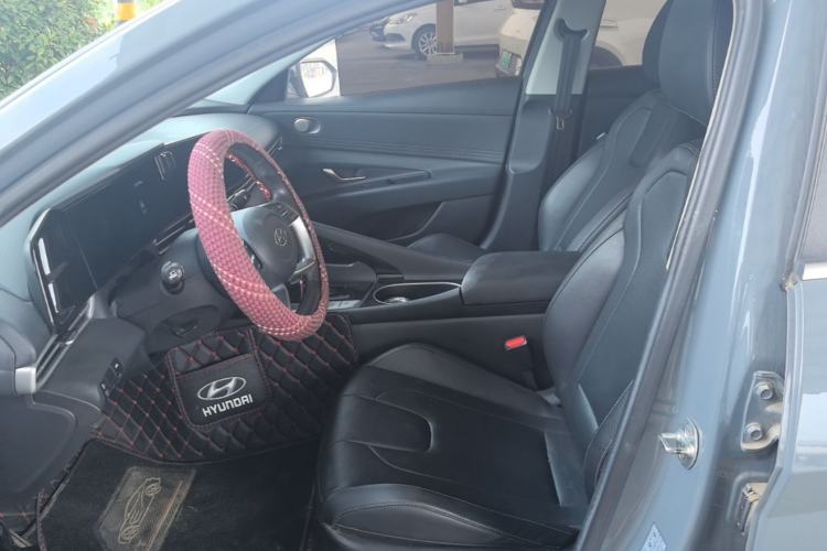 Used Hyundai Elantra 2021 1.5L CVT LUX Prestige Edition Left Front Seat