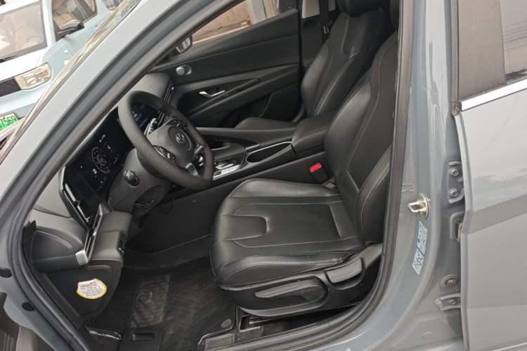 Used Hyundai Elantra 2021 1.5L CVT GLX Elite Edition Left Front Seat