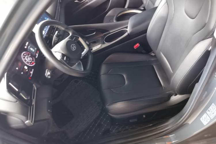 Used Hyundai Elantra 2021 1.5L CVT LUX Prestige Edition Left Front Seat