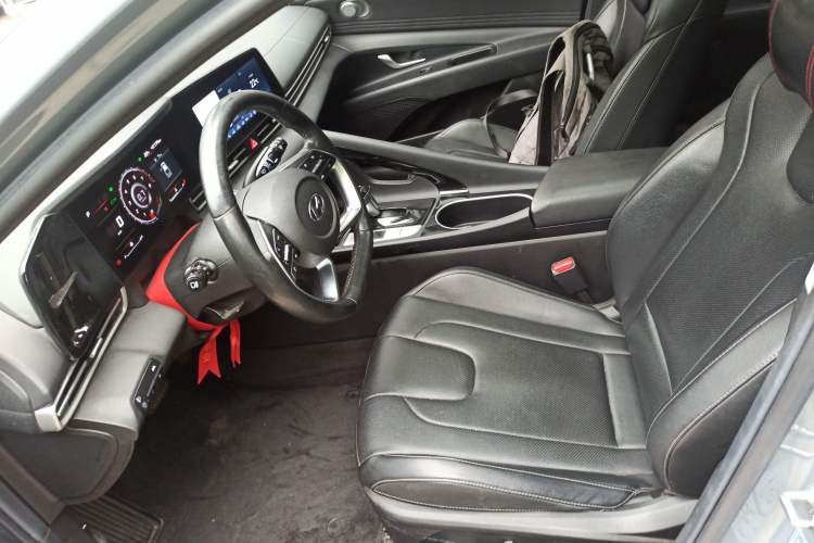 Used Hyundai Elantra 2021 1.5L CVT LUX Prestige Edition Left Front Seat
