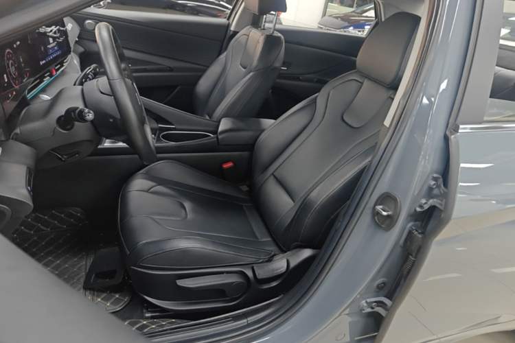 Used Hyundai Elantra 2021 1.5L CVT GLX Elite Edition Left Front Seat