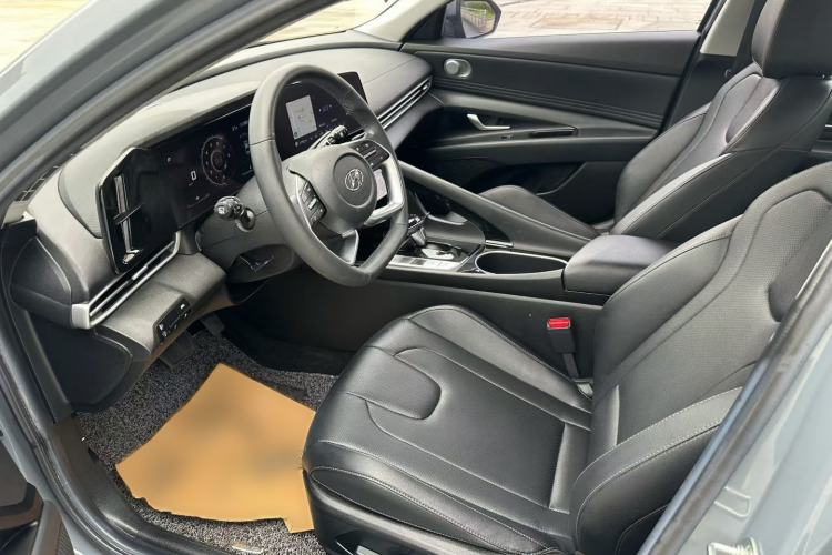 Used Hyundai Elantra 2021 1.5L CVT LUX Prestige Edition Left Front Seat