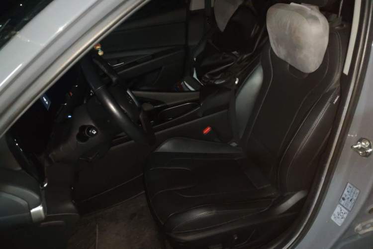 Used Hyundai Elantra 2021 1.5L CVT LUX Prestige Edition Left Front Seat