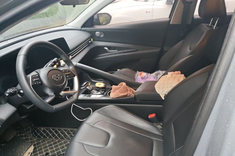 Used Hyundai Elantra 2021 1.5L CVT LUX Prestige Edition Left Front Seat