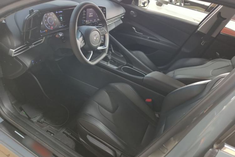 Used Hyundai Elantra 2021 1.5L CVT GLX Elite Edition Left Front Seat