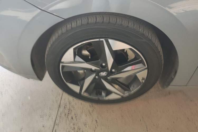 Used Hyundai Elantra 2021 1.5L CVT LUX Prestige Edition Left Front Wheel Hub
