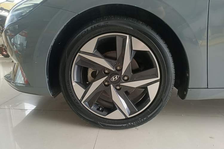 Used Hyundai Elantra 2021 1.5L CVT LUX Prestige Edition Left Front Wheel Hub