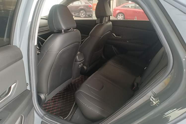 Used Hyundai Elantra 2021 1.5L CVT LUX Prestige Edition Left Rear Seat