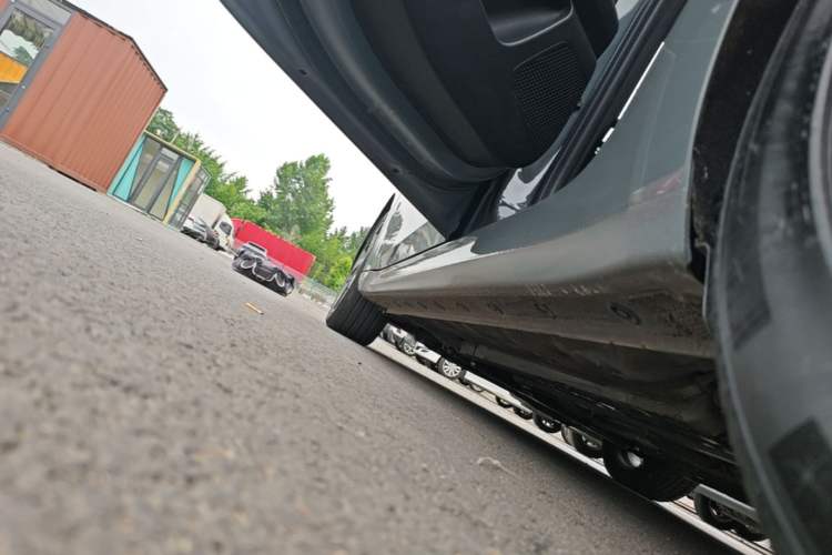 Used Hyundai Elantra 2021 1.5L CVT GLX Elite Edition Left Side Sill