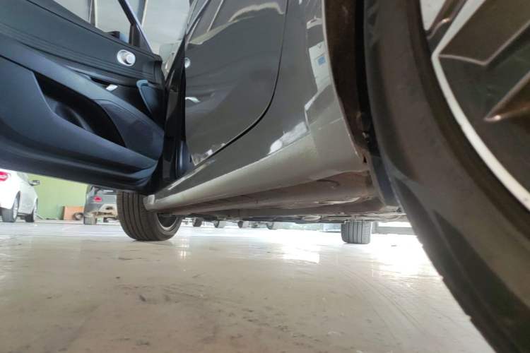 Used Hyundai Elantra 2021 1.5L CVT LUX Prestige Edition Left Side Sill