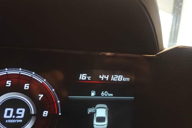 Used Hyundai Elantra 2021 1.5L CVT GLX Elite Edition Odometer Close Up