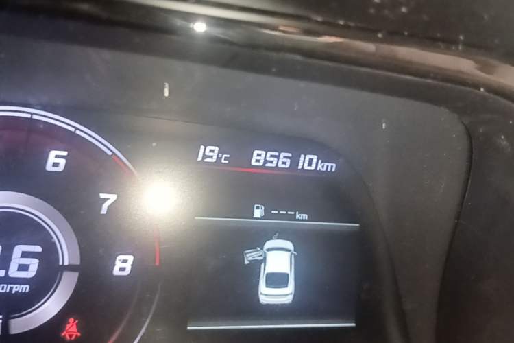 Used Hyundai Elantra 2021 1.5L CVT GLS Leading Edition Odometer Close Up
