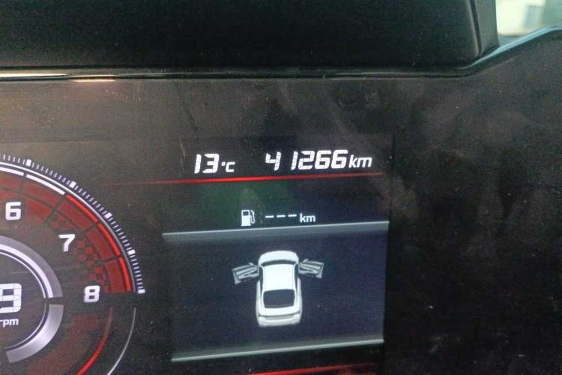 Used Hyundai Elantra 2021 1.5L CVT LUX Prestige Edition Odometer Close Up