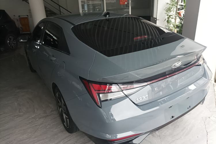 Used Hyundai Elantra 2021 1.5L CVT LUX Prestige Edition Rear Left 45 Deg