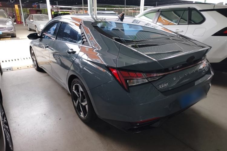 Used Hyundai Elantra 2021 1.5L CVT LUX Prestige Edition Rear Left 45 Deg