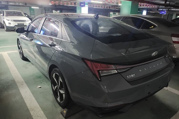 Used Hyundai Elantra 2021 1.5L CVT LUX Prestige Edition Rear Left 45 Deg