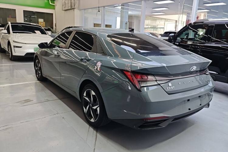 Used Hyundai Elantra 2021 1.5L CVT LUX Prestige Edition Rear Left 45 Deg