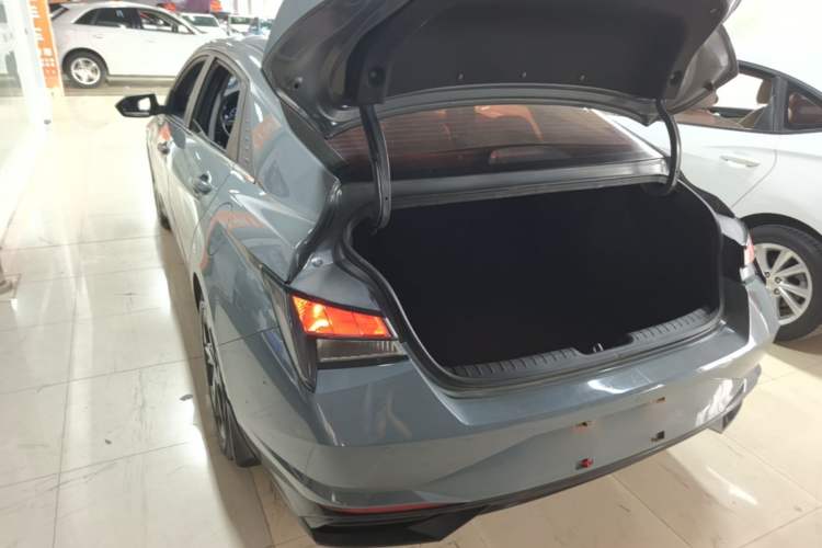 Used Hyundai Elantra 2021 1.5L CVT GLX Elite Edition Rear Left 45 Deg