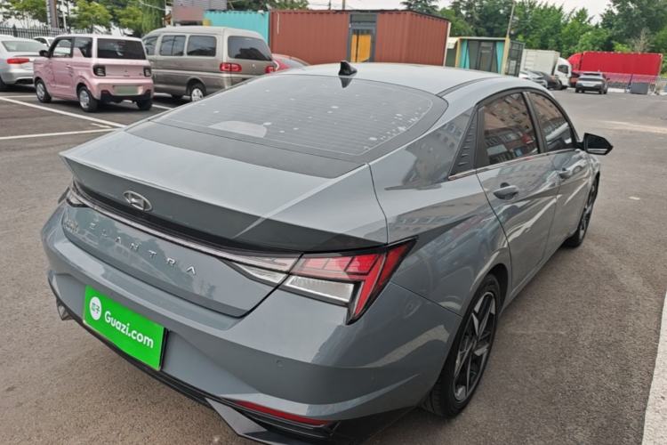 Used Hyundai Elantra 2021 1.5L CVT GLX Elite Edition Rear Right 45 Deg