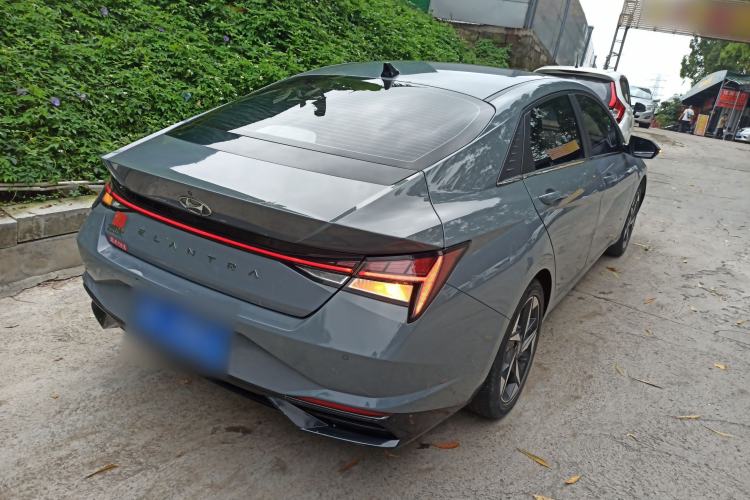 Used Hyundai Elantra 2021 1.5L CVT LUX Prestige Edition Rear Right 45 Deg