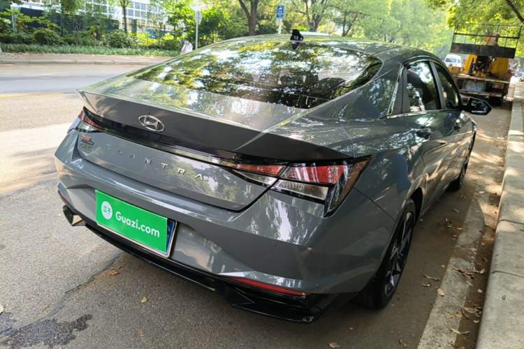Used Hyundai Elantra 2021 1.5L CVT GLX Elite Edition Rear Right 45 Deg