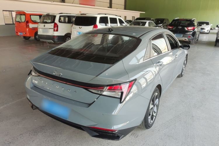 Used Hyundai Elantra 2021 1.5L CVT LUX Prestige Edition Rear Right 45 Deg