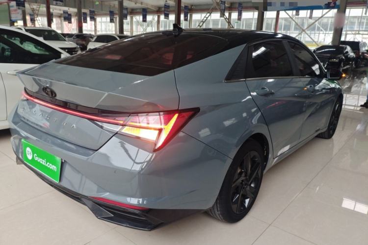 Used Hyundai Elantra 2021 1.5L CVT LUX Prestige Edition Rear Right 45 Deg