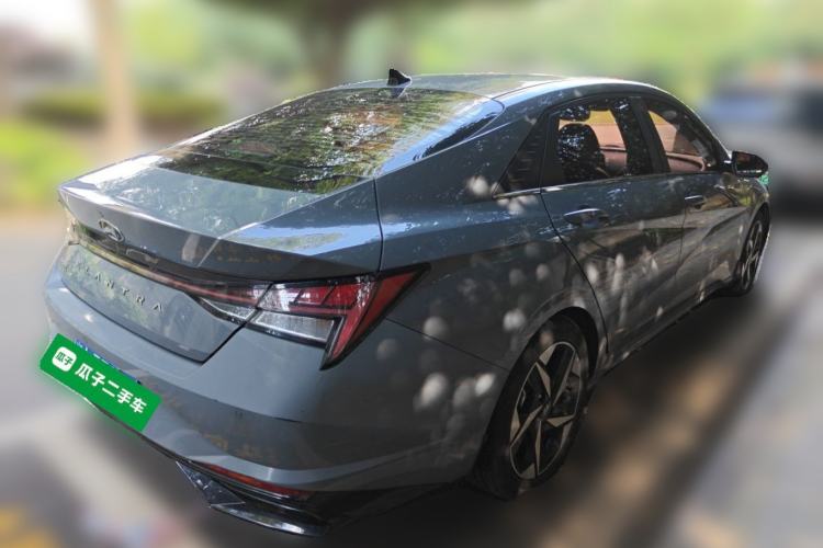 Used Hyundai Elantra 2021 1.5L CVT LUX Prestige Edition Rear Right 45 Deg